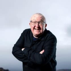 Tam Cowan: A Pee With Pele (And Lots More P*sh) 