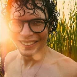 Simon Amstell: I Love It Here