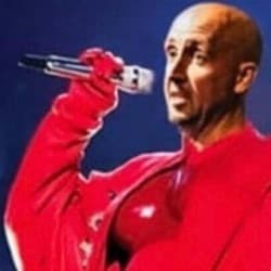 0 Hair – Bald Man Sings Rihanna