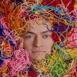 Tom Towelling Teaches You to Knit