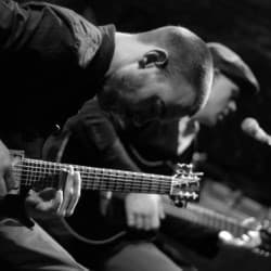 Blues Guitar Duo – Hot Tin Roof