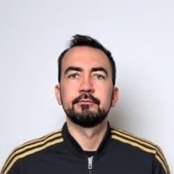 Stephen Carlin: Kapitan Bomba
